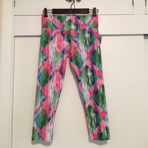 Onzie Capri Pants sz S/M NWT